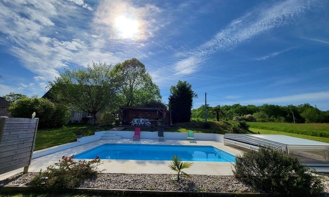 Rives Casa | Maison de Campagne Avec Piscine
