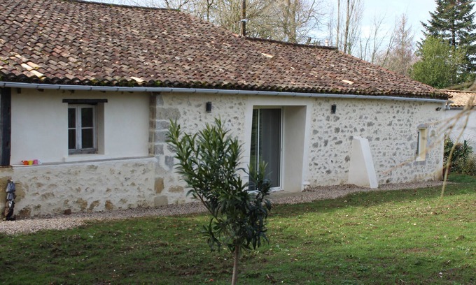 Montcaret Casa | Maison de Campagne Rénovée de 140m², Pouvant Accueillir 6 Personnes