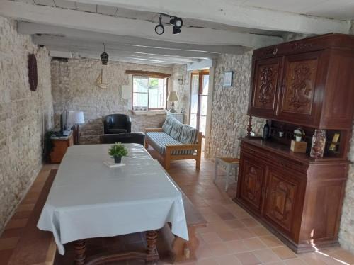 Sainte-Marie-de-Re Casa | Maison de charme cœur village - cour et terrasse extérieure à 200m de la mer