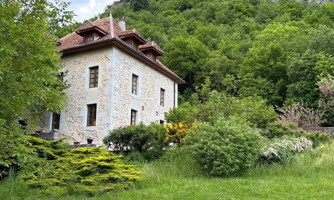 Yenne Casa | Maison de charme ancienne entre Lacs et Rhône