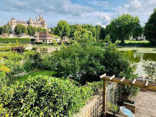 Pierrefonds Casa | Maison de charme avec vue sur château