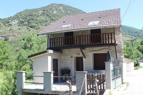 Ussat Casa | Maison de charme calme entourée de montagne