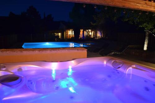 Claret Casa | Maison de Charme La Capitelle - 4 Etoiles