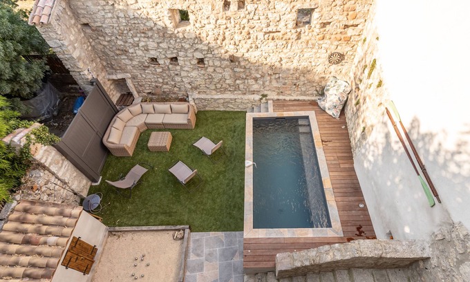 Berrias-et-Casteljau Casa | Maison de Caractère au Coeur du Village de Berrias. Charme Délicieusement Rétro