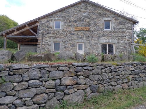 Saint-Julien-Chapteuil Casa | Maison de village gîte de "La Roche"