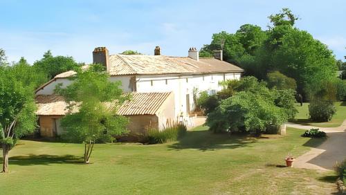 Saint-Vincent-la-Chatre Casa | Maison de charme avec piscine et jardin à Saint-Vincent-la-Châtre