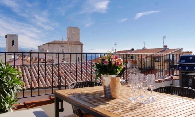 Antibes Old Town Villa | Maison De La Tour