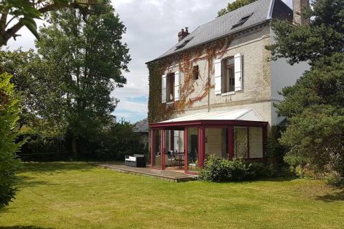 Feuquieres-en-Vimeu Villa | Maison de maître. Calme, WIFI, Cour fermée.