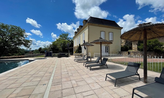 Capdenac-Le-Haut Casa | Maison de maître with view of listed village