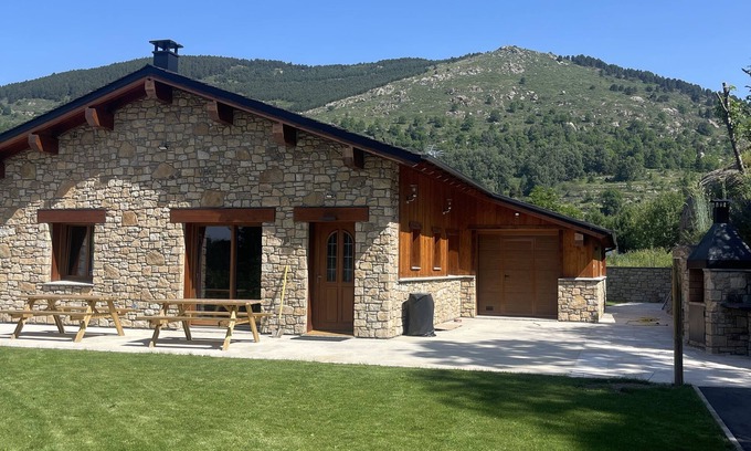 Egat Casa | Maison de Montagne Neuve 135 m2 Avec Salle de Jeu. Et Sauna