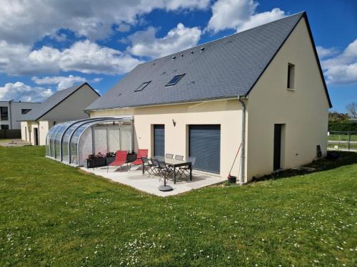 Saint-Come-de-Fresne Casa | Maison de vacance, 4min à pied de la plage - Parking privé - Wifi gratuit - Terrasse - Calme