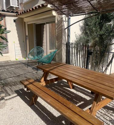 Peypin-d'Aigues Casa | Maison de village au pied du Luberon.