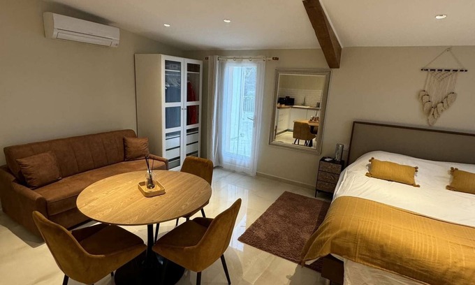 Ceyreste Apartamento | Maison Dhôtes - Studio Tout Équipé Avec Balcon