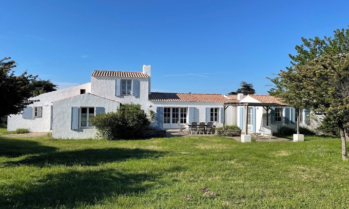 Ile d'Yeu Casa | Maison du Clouzy for 10 people in Ile d'Yeu