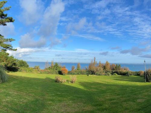 Groix Casa | Maison en bord de mer avec jardin arboré à Groix - FR-1-813-17