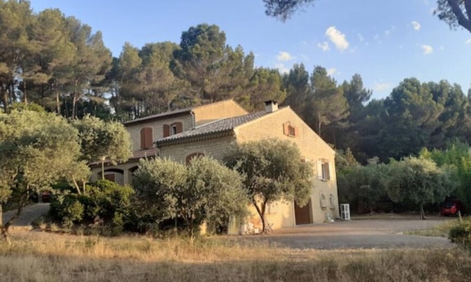 Sorgues Apartamento | Maison en Campagne Vers Avignon
