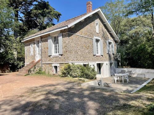 Noirmoutier-en-l'Ile Casa | Maison en pierre rénovée, 8 couchages, terrasse bois, proche bois de la Chaise - FR-1-224B-162