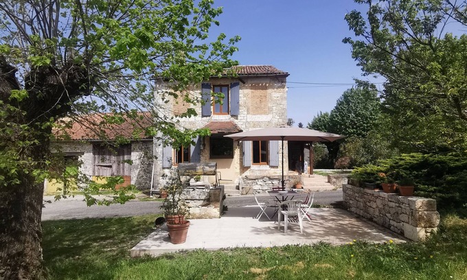 Mescoules Villa | Maison en Pierre au Cœur du Périgord Pourpre, Idéale Pour les Familles !