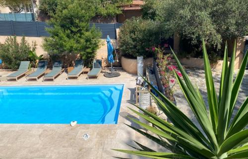 Le Revest-les-Eaux Casa | Maison en Provence-Entièrement Climatisée-Piscine Privée-Cuisine Extérieure-Pétanque-15 Minutes de la Plage