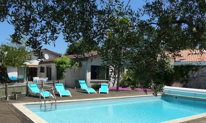 Le Taillan-Medoc Casa | maison familiale avec piscine proche de Bordeaux