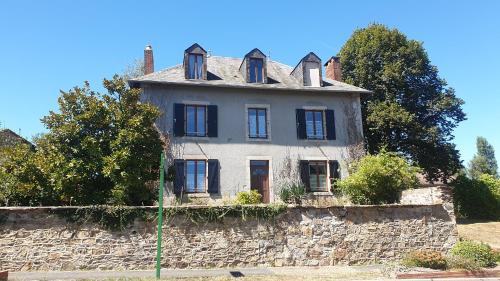 Saint-Maurice-les-Brousses Casa | Maison de bourg