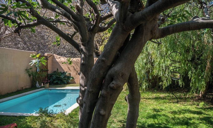 Villeneuve-les-Maguelone Casa | Maison Authentique Coeur de Village Jardin Arboré Piscine, à 15 mer !
