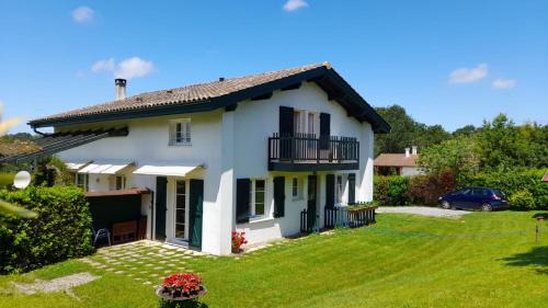 Saint-Pee-sur-Nivelle Apartamento | Maison Ihi-Toki - Apartamento Planta baja T2 40m2 - Apartamento Planta alta T3 54m2