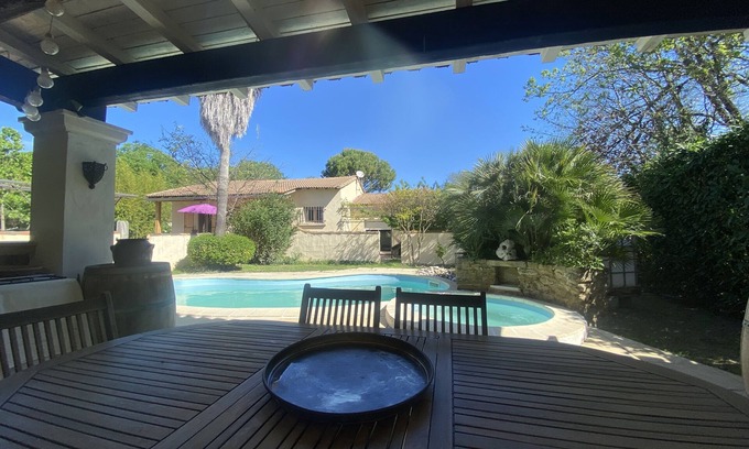 Collias Casa | Maison Indépendante Avec Piscine, 3 Chambres, au Cœur du Gardonuzespont du Gard