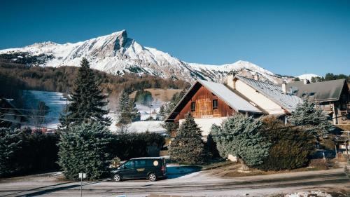 Laye Apartamento | Maison L'Aiguille - 2 appartements, 5 chambres et table d'hôtes au pied de la montagne à la station de Laye