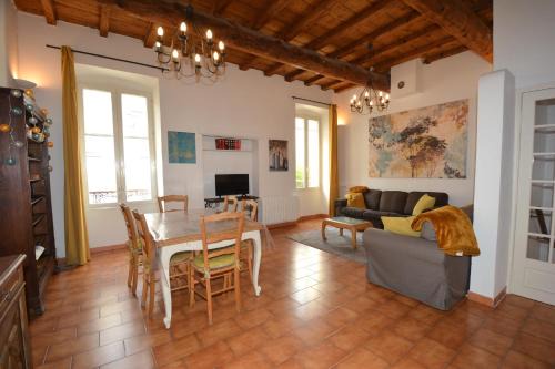 Tarascon Casa | Maison Le Neuf Tarascon avec garage privé