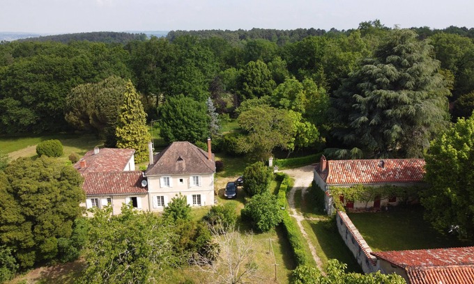 Razac-sur-l'Isle Casa | Casa rural 'Les Orchidées' con terraza compartida, jardín compartido y Wi-Fi