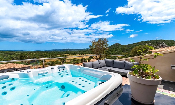 Sotta Casa | Maison Mawie - Vue montagne, piscine & jacuzzi