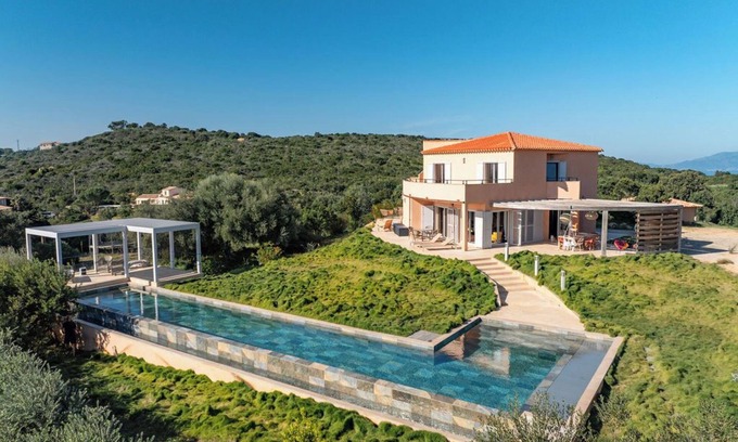 Coti-Chiavari Casa | Maison Ocre