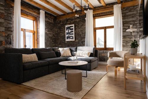 Old Montreal Apartamento | Maison Place Royale by Luxury In Transit