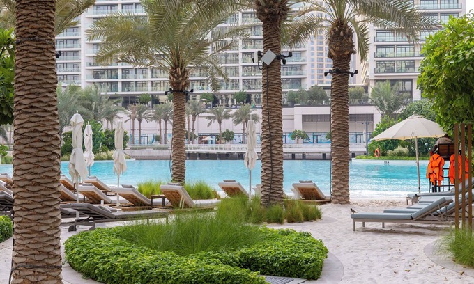 Discovery Gardens Apartamento | Maison Privee - Creekside Elegance w/ Canal Vws at Creek Beach