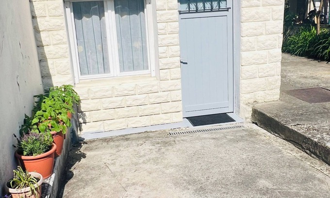 Villemomble Casa | Maison Proche de Paris et Disneyland et CDG Paris. 2 personne 1chambre,1salon.