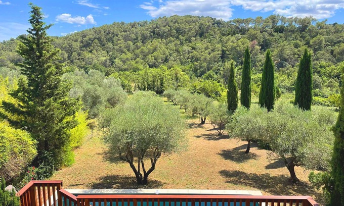 Belvezet Casa | Maison Provençale Avec Piscine Dans un Hameau Paisible