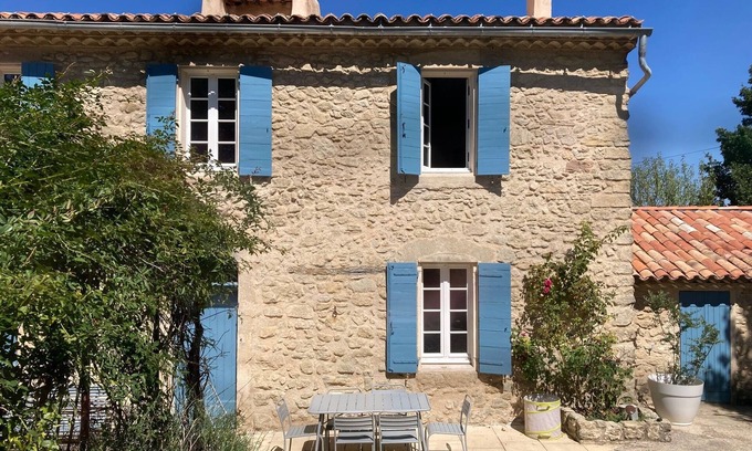 Grambois Casa | Maison Provençale Dans le Luberon Avec Piscine !