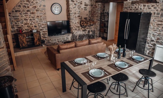 Montaubert - Rille - Saint-Sulpice Casa | maison quartier médiéval au pied du château FOUGERES