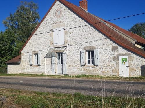 Rongeres Casa | Maison rénovée en campagne avec jardin privé et tout confort, près de Vichy - FR-1-489-381
