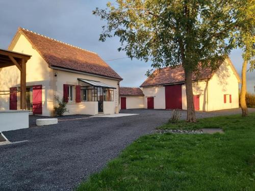 Saligny-sur-Roudon Casa | Maison rénovée en Sologne Bourbonnaise, animaux, jardin, terrasse, clim, wifi, linge et draps inclus - FR-1-489-379