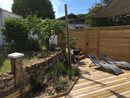 Barbatre Casa | Maison rénovée proche mer avec terrasse, parking privé et wifi à Barbâtre - FR-1-426-440