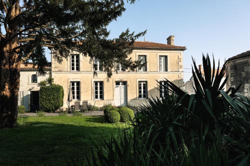Saint-Saturnin-du-Bois Casa | Maison Sonora - Maison d'hôtes