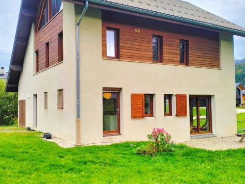 Correncon-en-Vercors Casa | Maison spacieuse à Corrençon avec terrasse et jardin, 4 chambres - FR-1-761-1