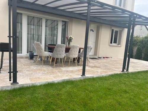 Pontault-Combault Casa | Maison spacieuse avec terrasse à Pontault-Combault