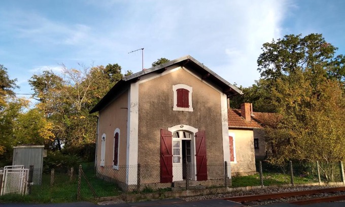 Lathus-Saint-Remy Casa | Maison spacieuse avec jardin à Lathus-Saint-Rémy, 160 m², barbecue