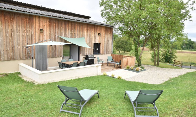 La Chapelle-aux-Saints Casa | Maison Très Confortable, au Calme, Avec une Grande Terrasse et un Grand Jardin