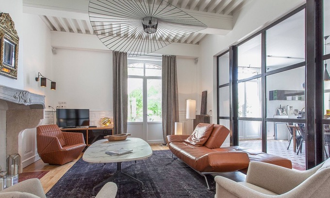 Cluny Cama Y Desayuno | Maison TANDEM - Art & Design Bed and Breakfast en el corazón de Cluny