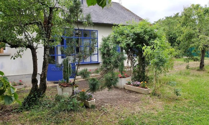 Saint-Benoit-du-Sault Casa | maison tout confort avec piscine