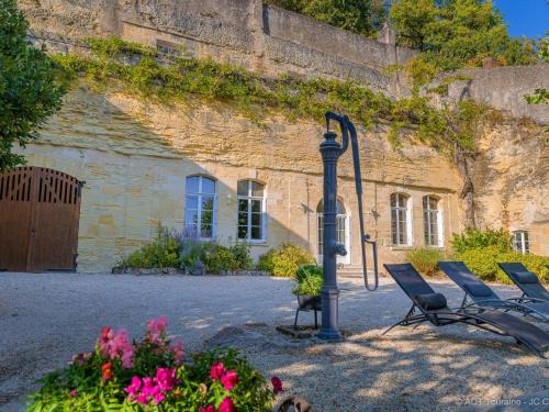 Vouvray Casa | Maison troglodyte élégante avec spa, salle de jeux et jardin clos à Vouvray - FR-1-381-87